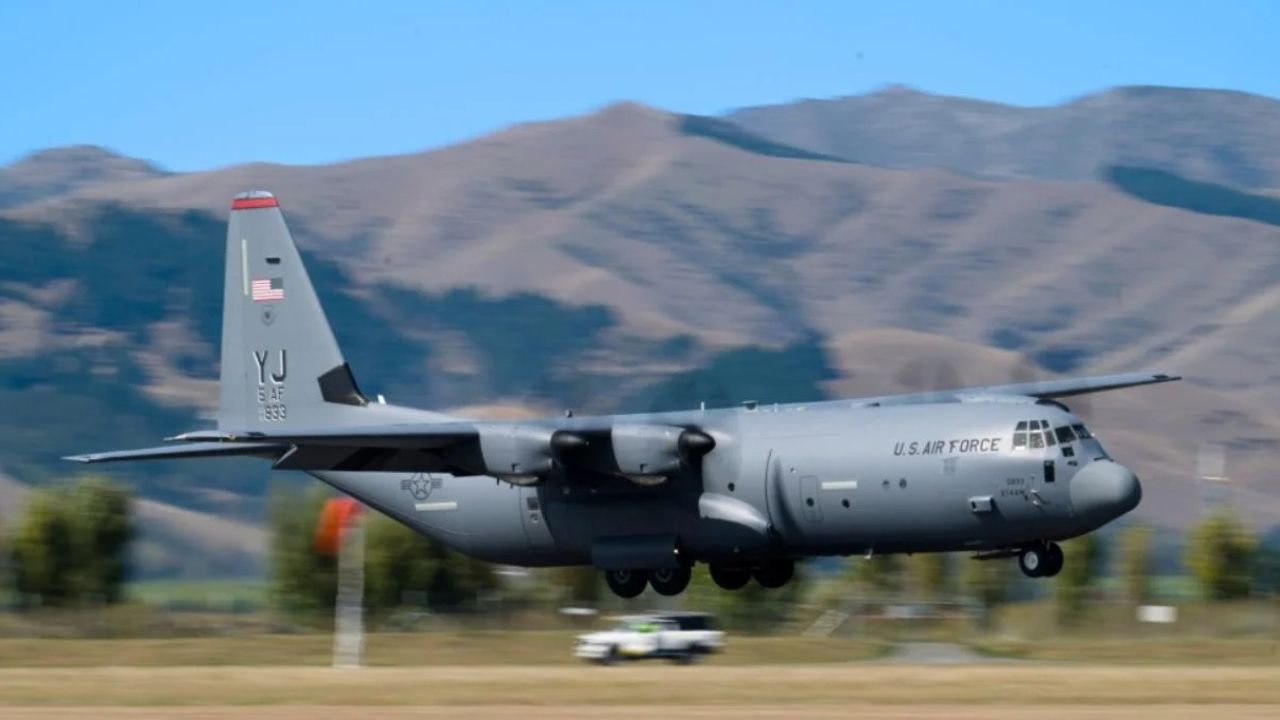 Why a US Military Aircraft Was Seen Flying Around New Zealand